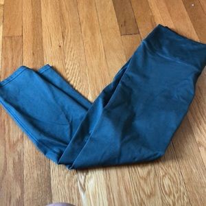 Fabletics 7/8 length leggings